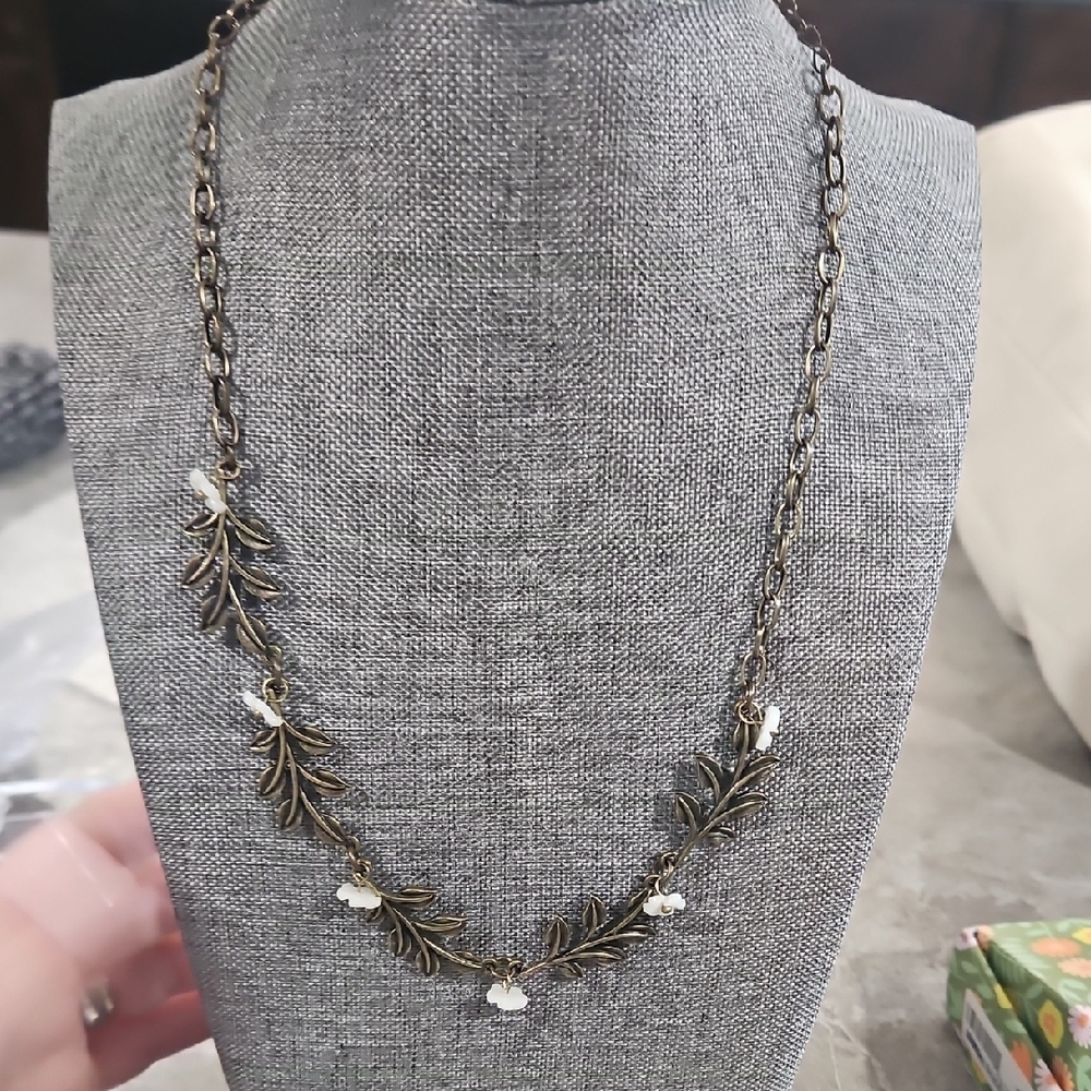 Elegant Gold and White Leaf Necklace